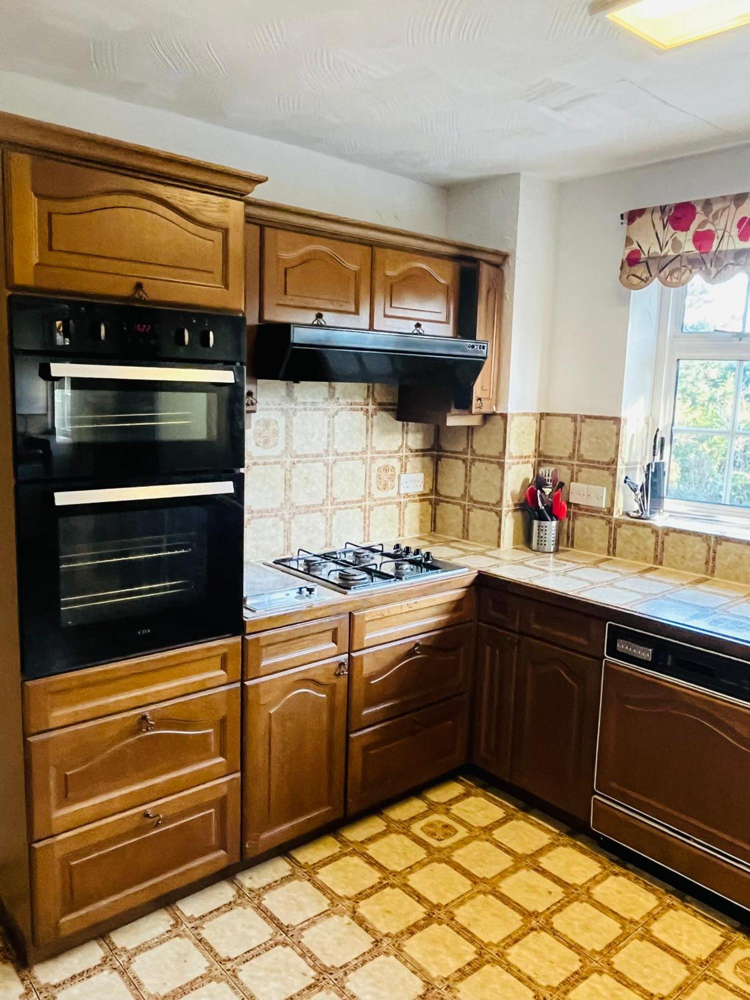 Unwind In Comfort At Cosy Caradus Your 4 Bedroom Home Sweet Home! برمنغهام المظهر الخارجي الصورة