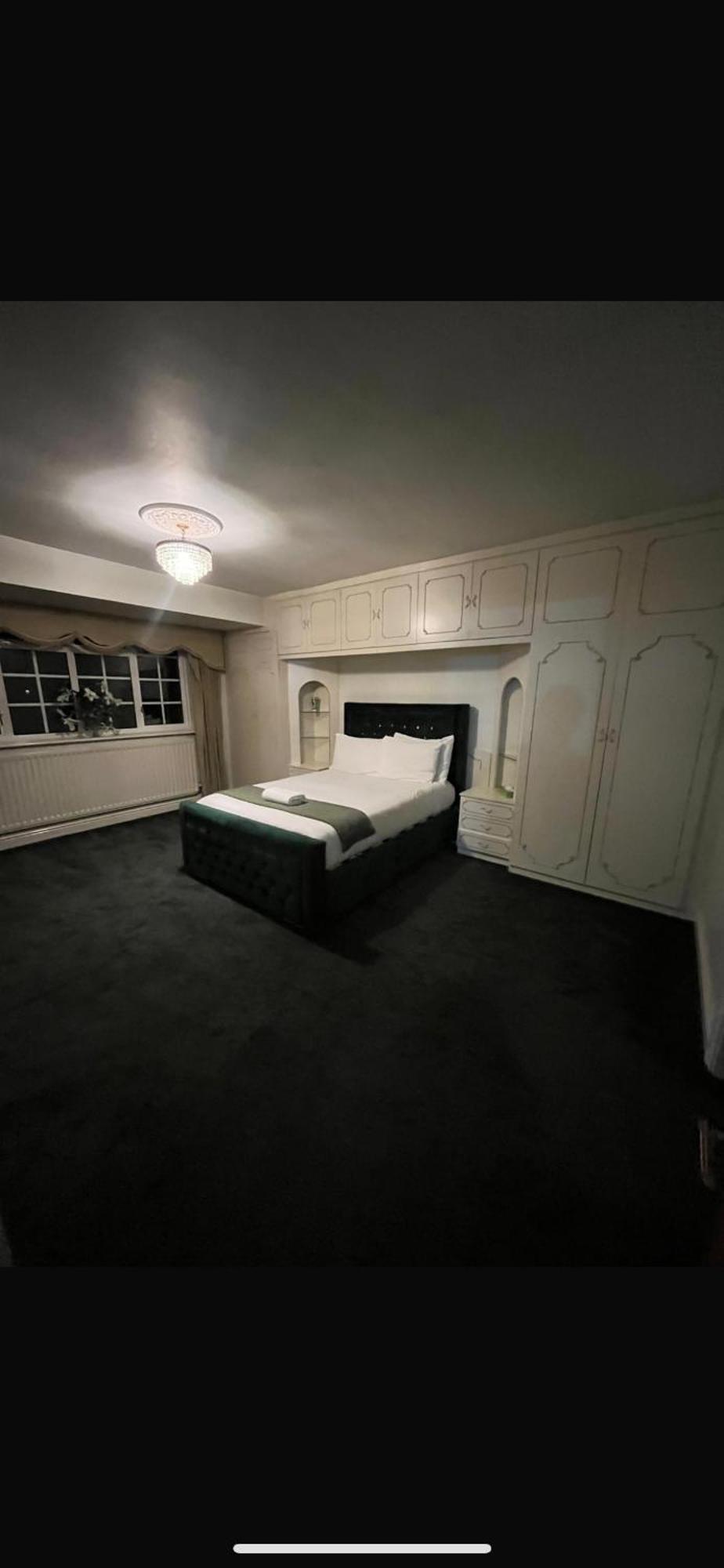 Unwind In Comfort At Cosy Caradus Your 4 Bedroom Home Sweet Home! برمنغهام المظهر الخارجي الصورة